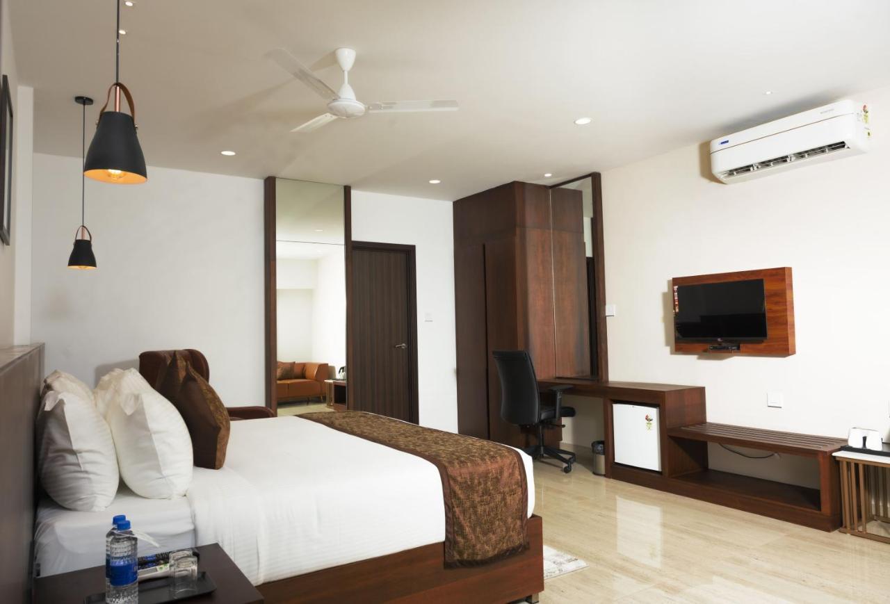 Kochi The Runway Hotel מראה חיצוני תמונה