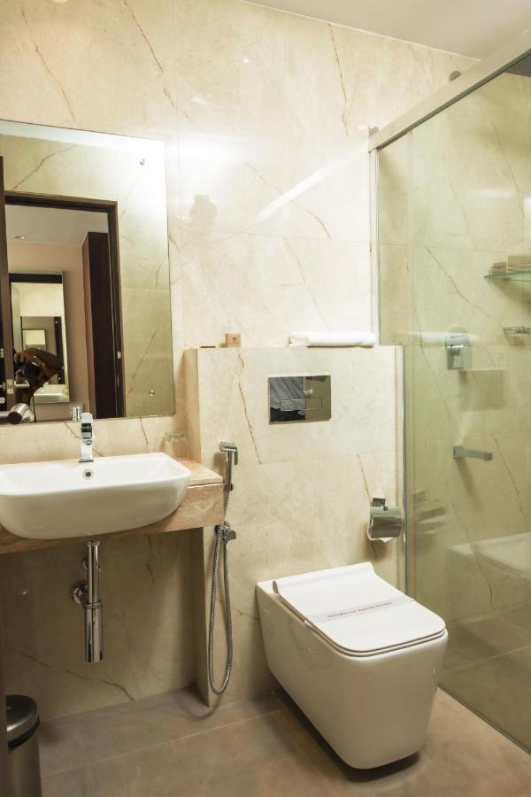 Kochi The Runway Hotel מראה חיצוני תמונה
