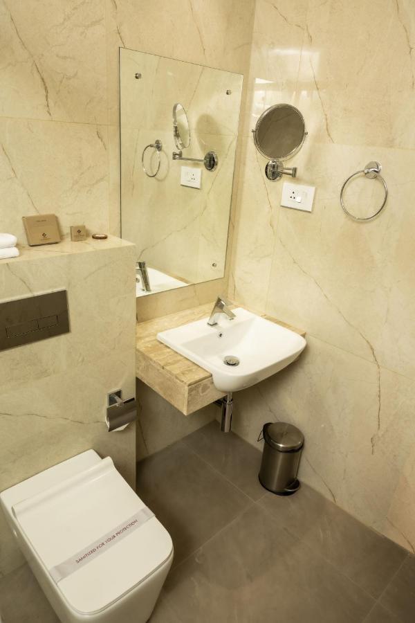 Kochi The Runway Hotel מראה חיצוני תמונה