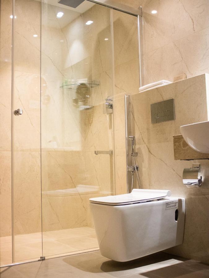 Kochi The Runway Hotel מראה חיצוני תמונה