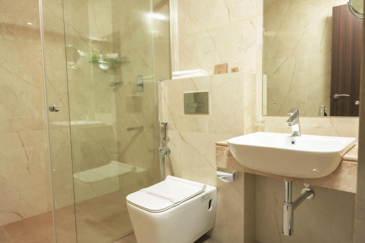 Kochi The Runway Hotel מראה חיצוני תמונה
