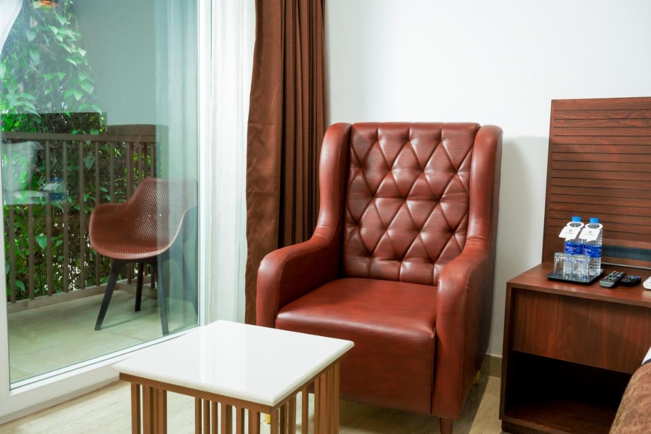 Kochi The Runway Hotel מראה חיצוני תמונה